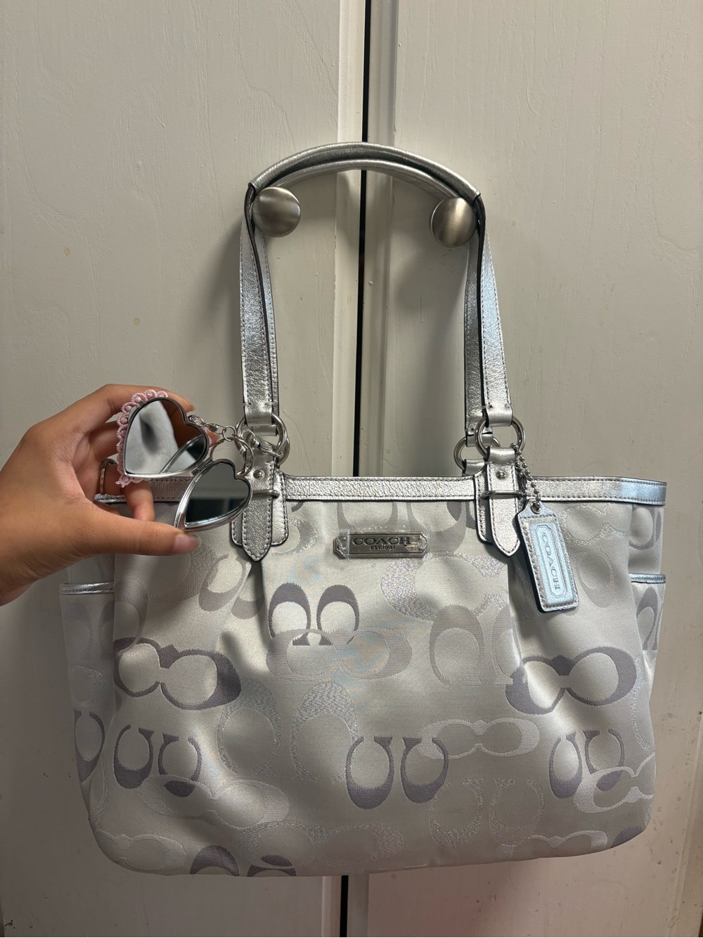 Authentic coach gallery optic signature tote with metallic leather trim - Picture 2 of 9